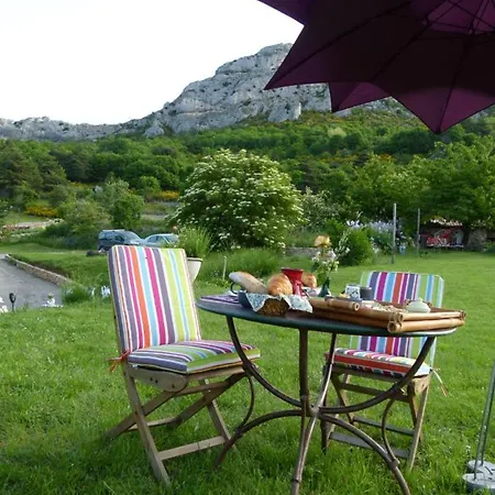 Campagnarde Bed & Breakfast *